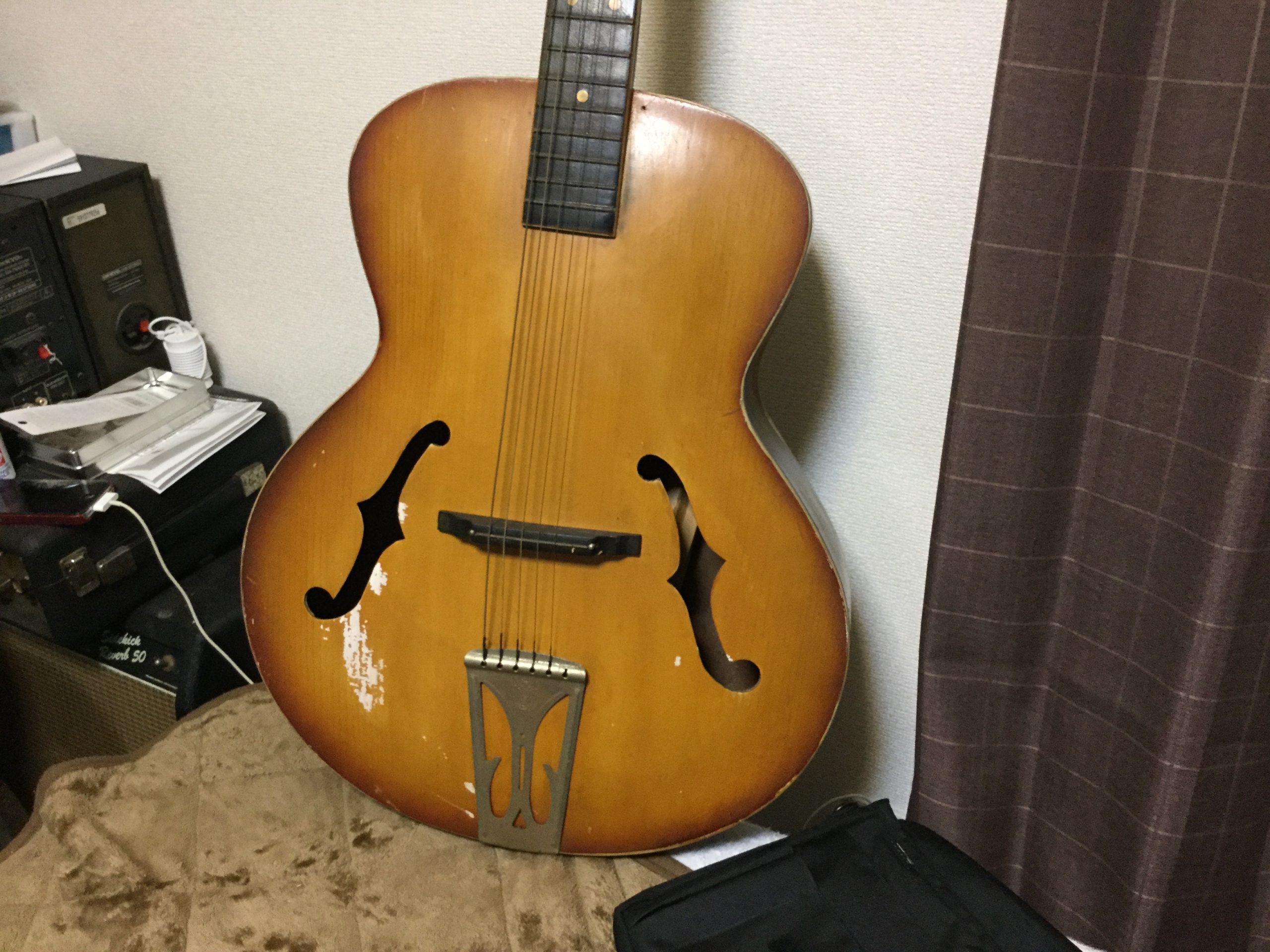 木曽日弦ピックギター